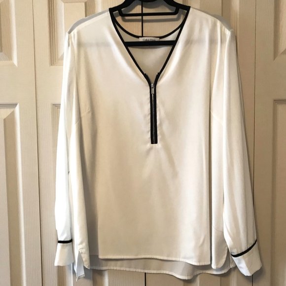 Calvin Klein Plus V-Neck Contrast Trim Zip Blouse - Picture 4 of 8